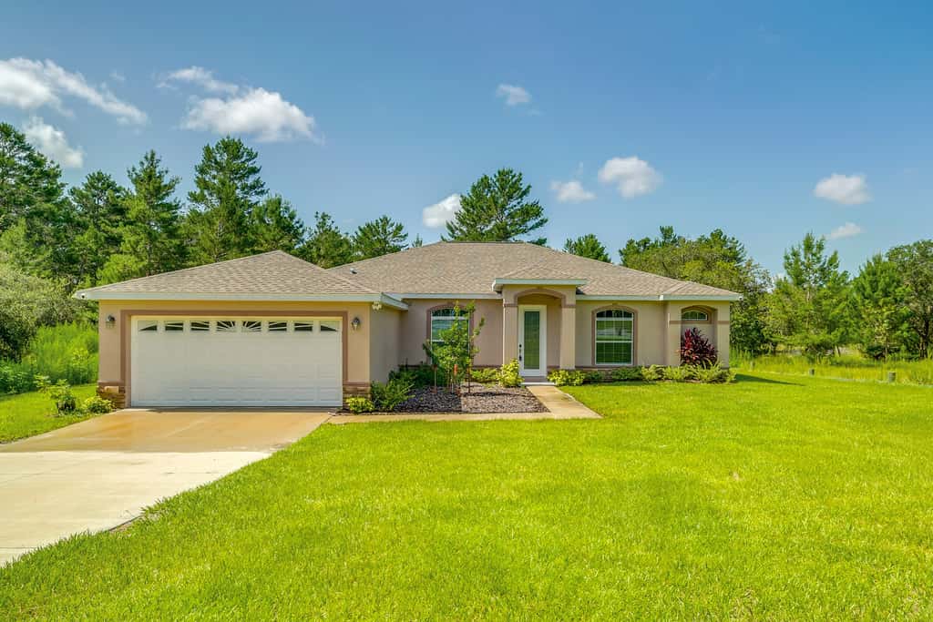 5 Mi to Weeki Wachee Springs! Poolside Retreat