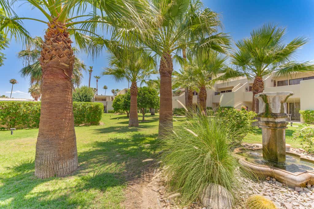 3 Mi to Dtwn Palm Springs: Condo w/ Pool Access!