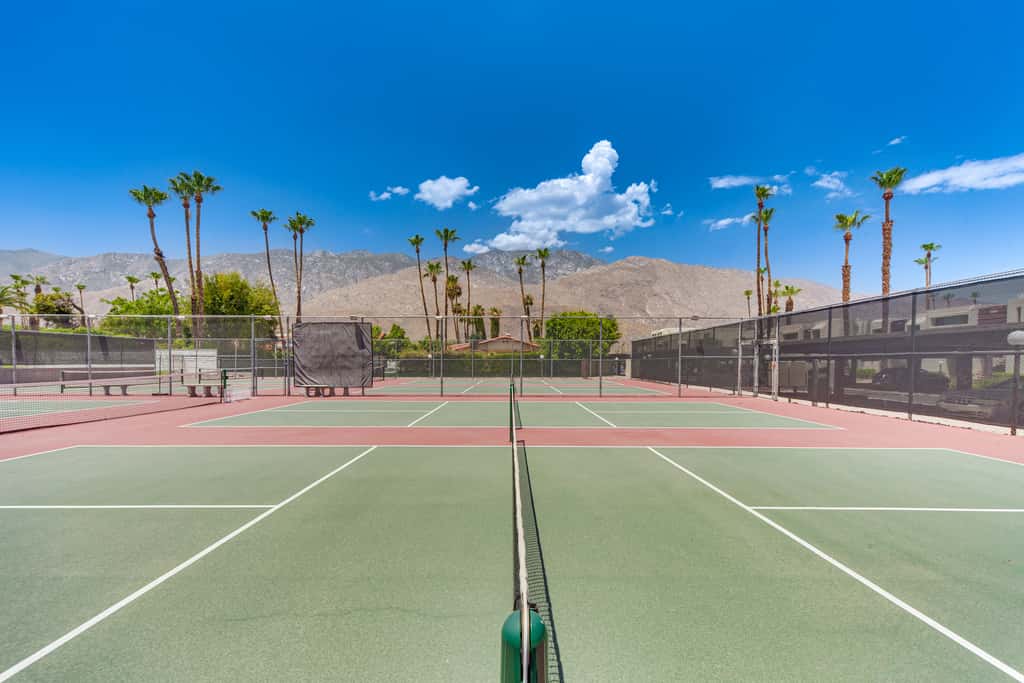 3 Mi to Dtwn Palm Springs: Condo w/ Pool Access!