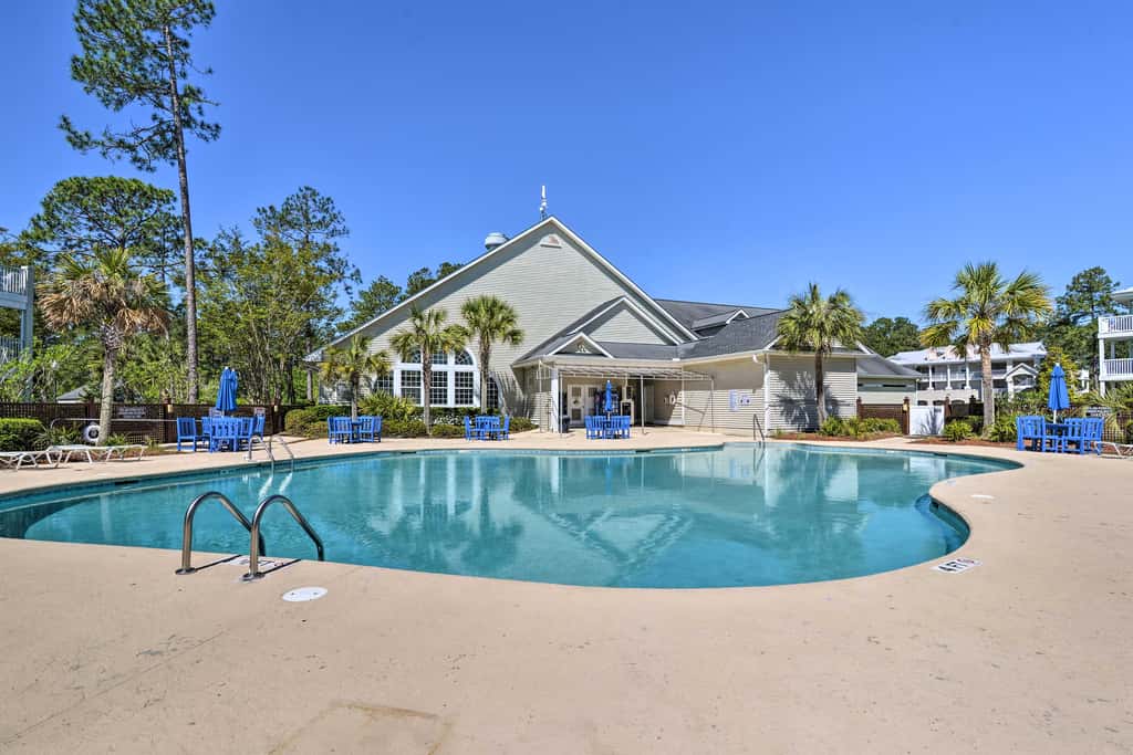 Dog-Friendly Condo w/ Resort Perks in Calabash!