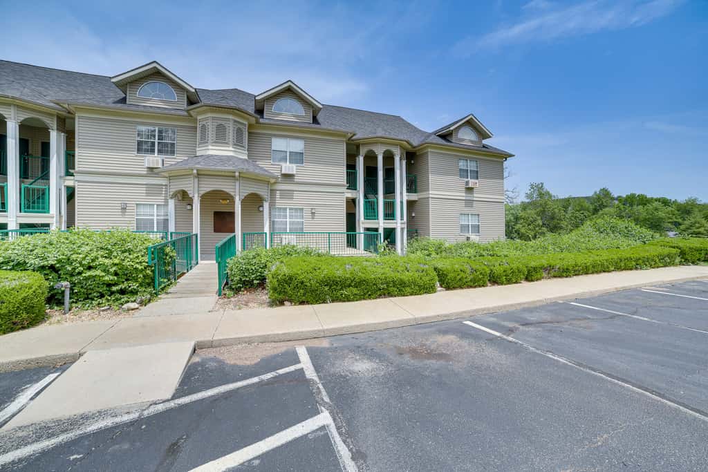 Game & Movie Rooms! Unit 4 Mi to Branson Landing