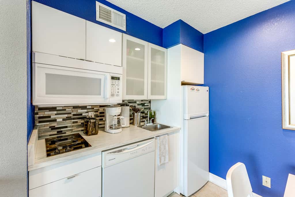 2 Mi to Disney: Resort Condo w/ Pool Access