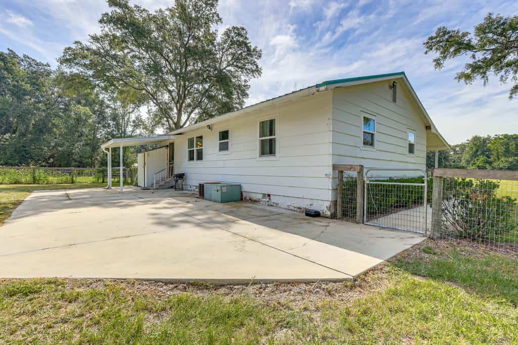 16 Mi to WEC: Horse-Friendly Home on 5 Acres!