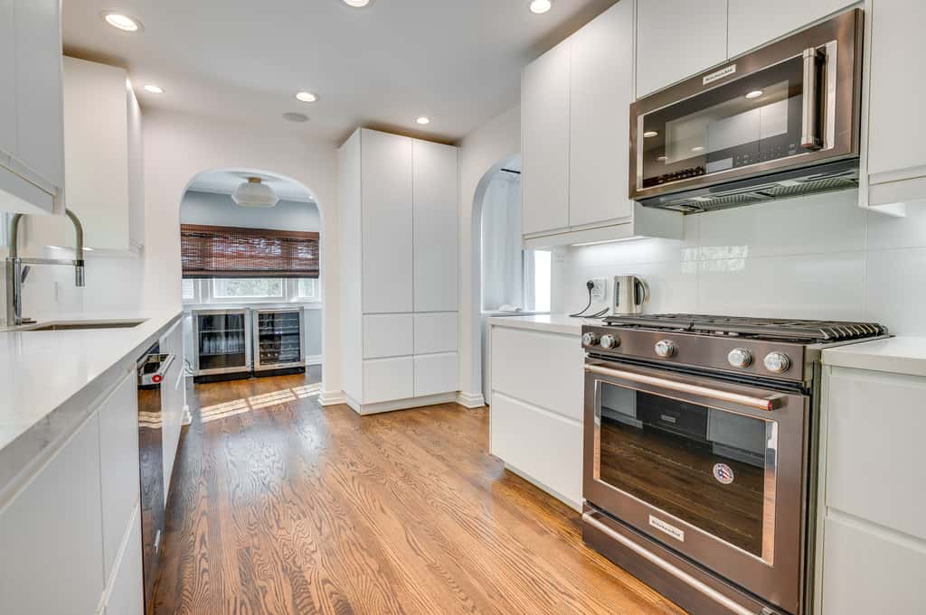 1 Block to Melrose Ave! Bright Home w/ Pool