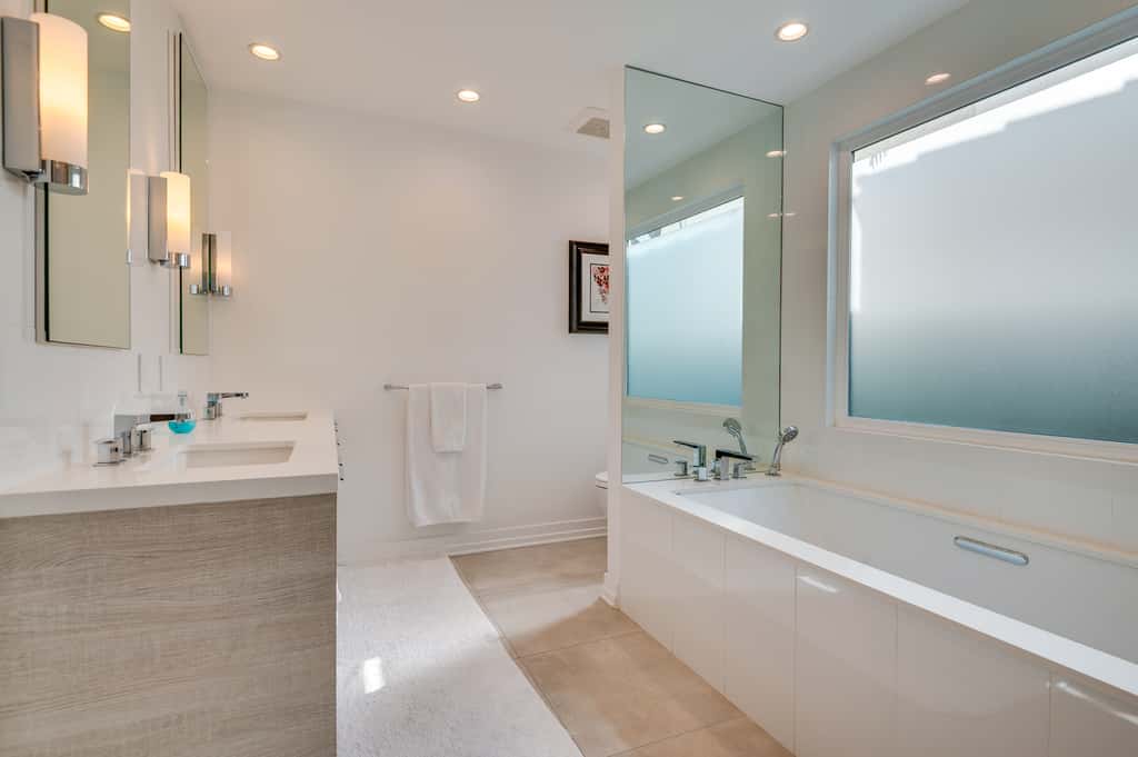 1 Block to Melrose Ave! Bright Home w/ Pool