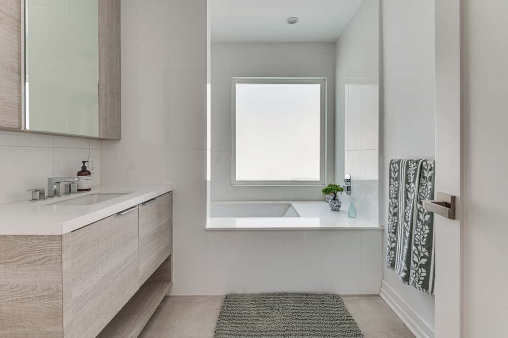 1 Block to Melrose Ave! Bright Home w/ Pool