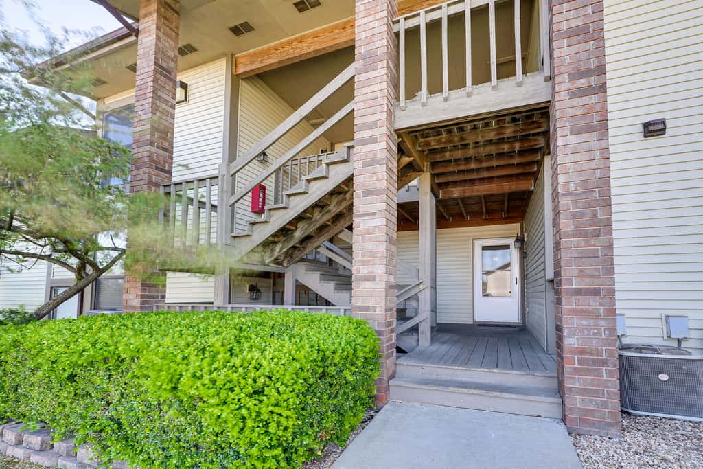 5 Mi to Strip! Pointe Royale Condo w/ Indoor Pool