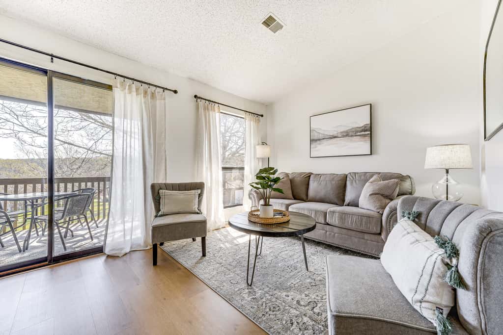 5 Mi to Strip! Pointe Royale Condo w/ Indoor Pool