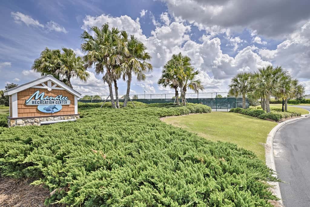 Golf Cart & Pool Access: The Villages Home!