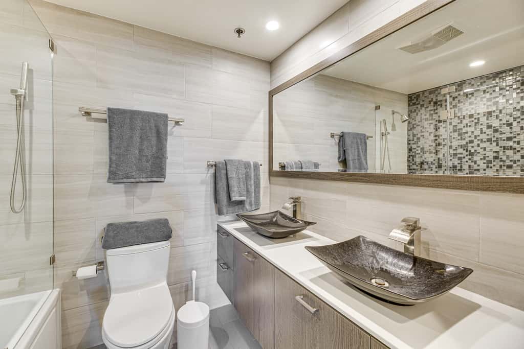 2 Mi to Hollywood: Condo w/ Pool & Hot Tub Access