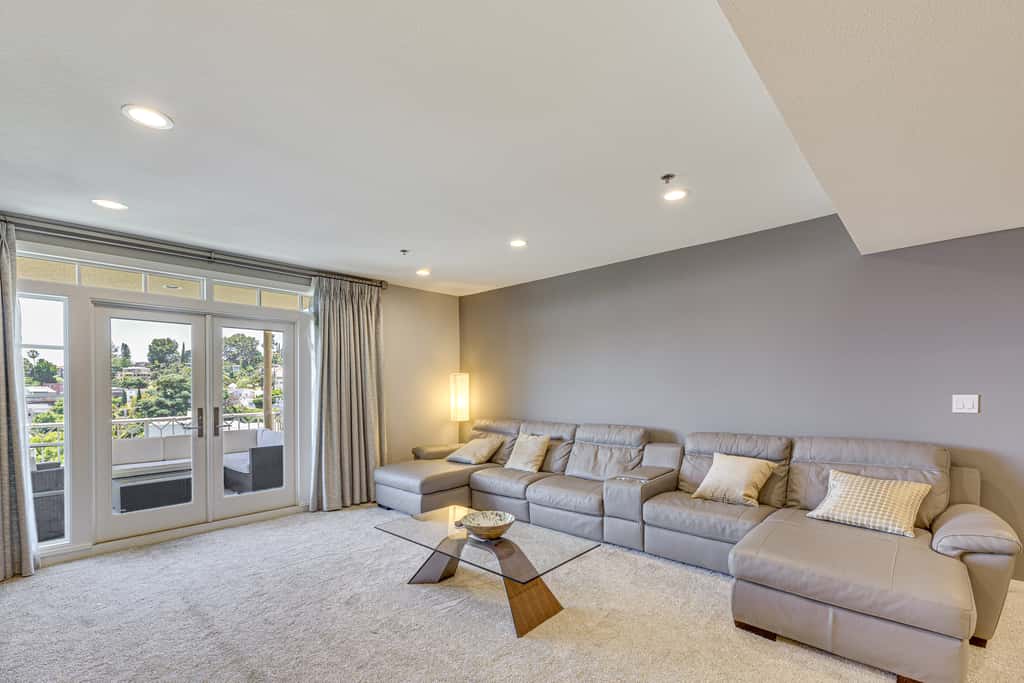 2 Mi to Hollywood: Condo w/ Pool & Hot Tub Access