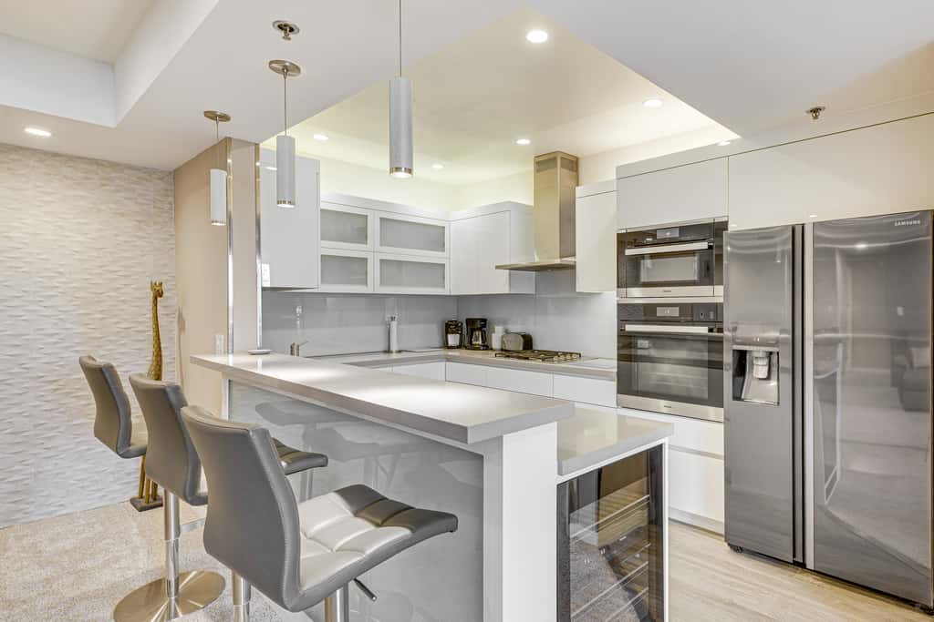 2 Mi to Hollywood: Condo w/ Pool & Hot Tub Access