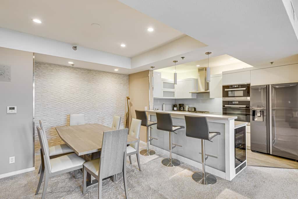 2 Mi to Hollywood: Condo w/ Pool & Hot Tub Access