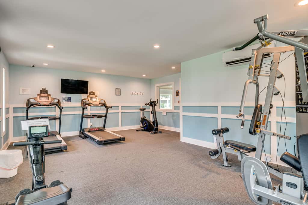 Emerald Isle Condo Near Beach w/ Screened Porch!