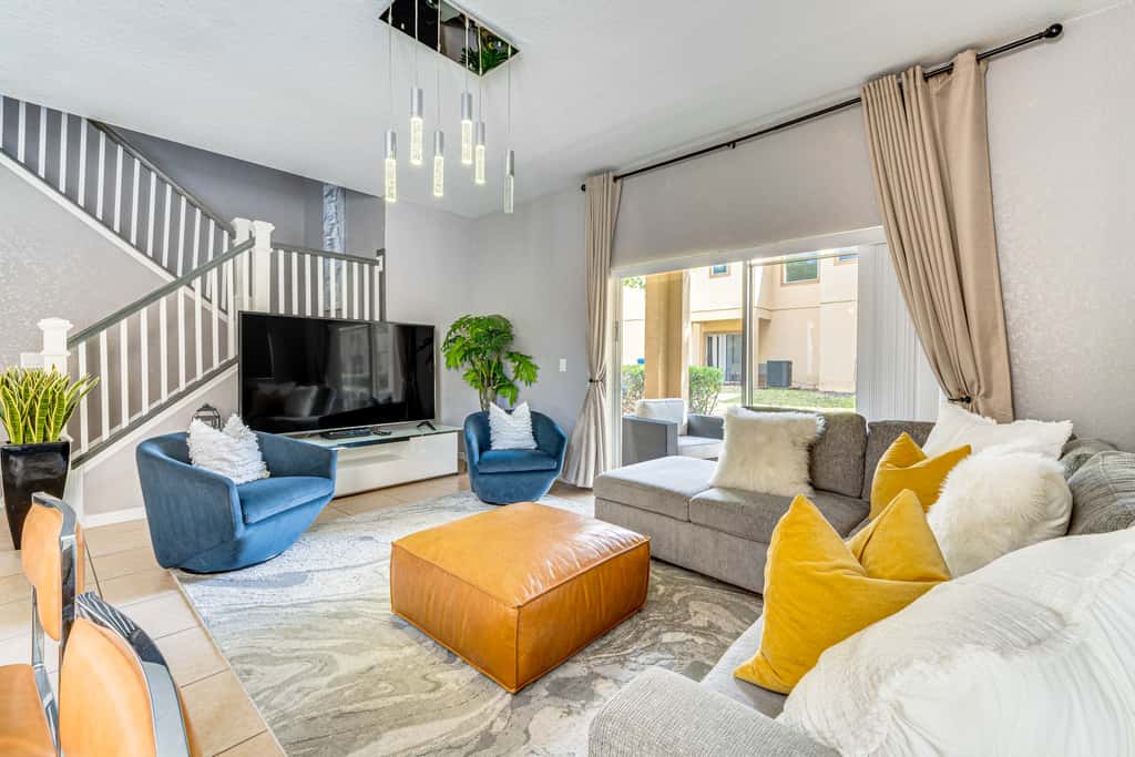 9 Mi to WDW: Townhouse w/ Balcony in Davenport!