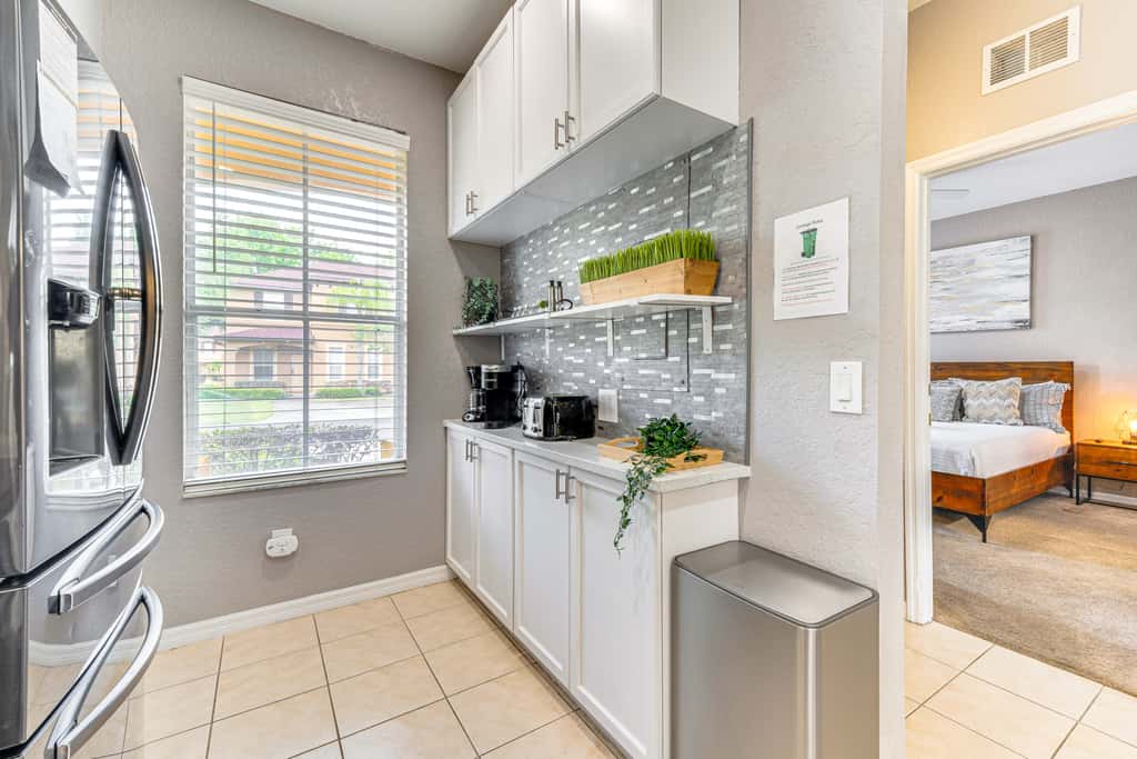 9 Mi to WDW: Townhouse w/ Balcony in Davenport!