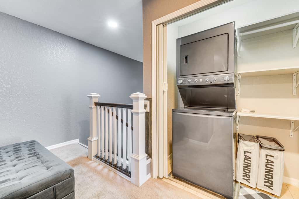9 Mi to WDW: Townhouse w/ Balcony in Davenport!