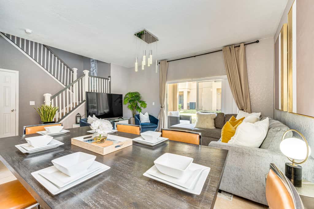 9 Mi to WDW: Townhouse w/ Balcony in Davenport!