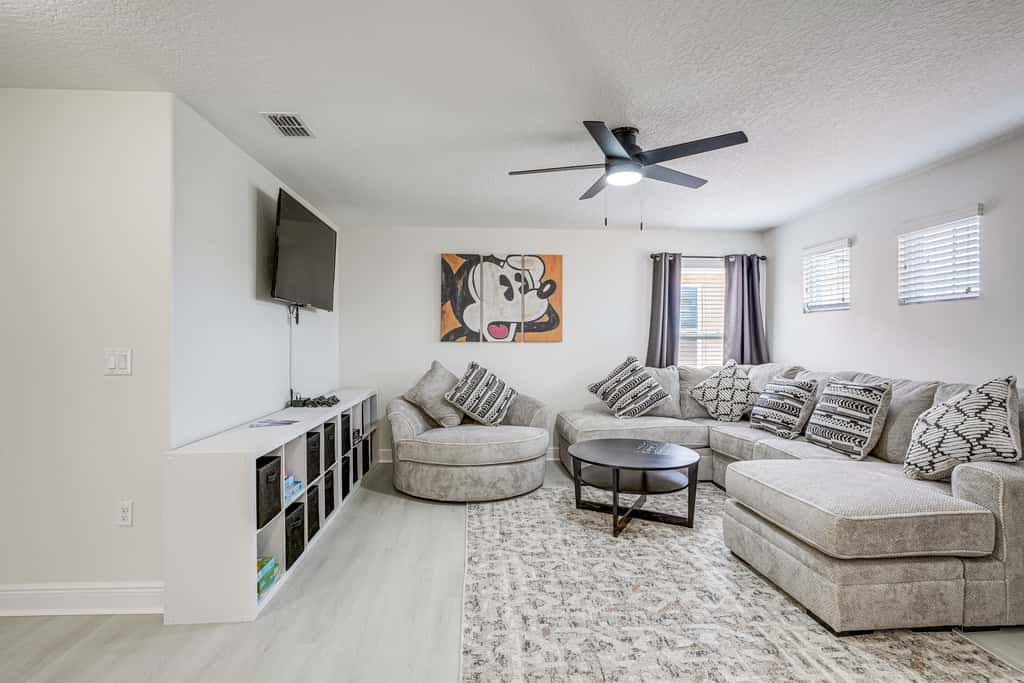 10 Mi to WDW: Family Home w/ Game Room & Pool!