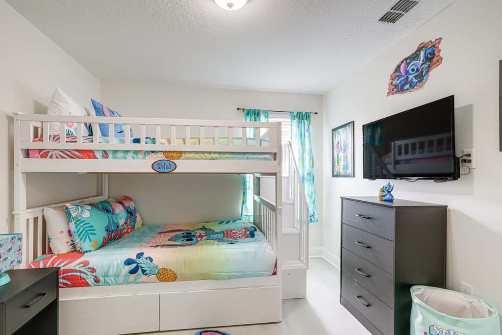 10 Mi to WDW: Family Home w/ Game Room & Pool!