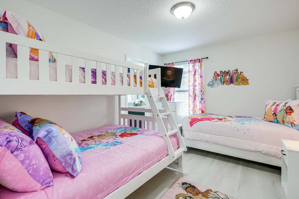 10 Mi to WDW: Family Home w/ Game Room & Pool!