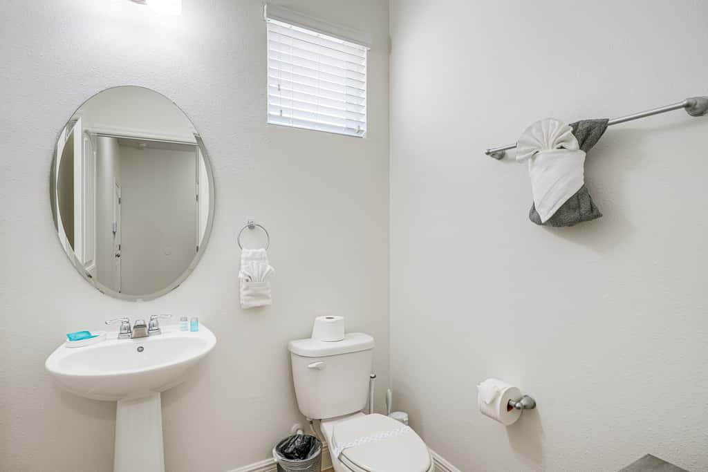10 Mi to WDW: Family Home w/ Game Room & Pool!