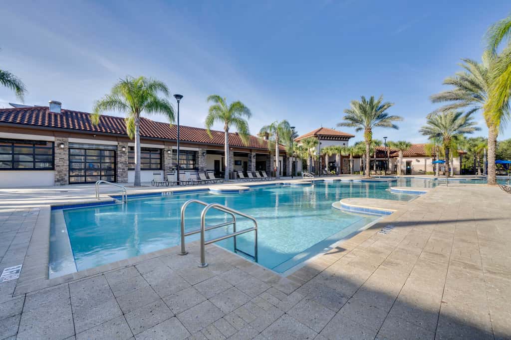 10 Mi to WDW: Family Home w/ Game Room & Pool!