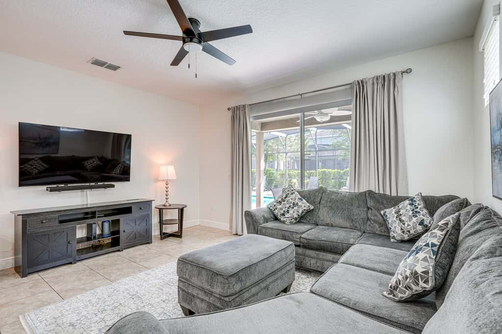 10 Mi to WDW: Family Home w/ Game Room & Pool!