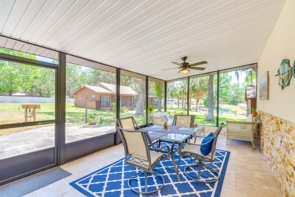 < 1 Mi to Lake Rousseau: Waterfront Home!