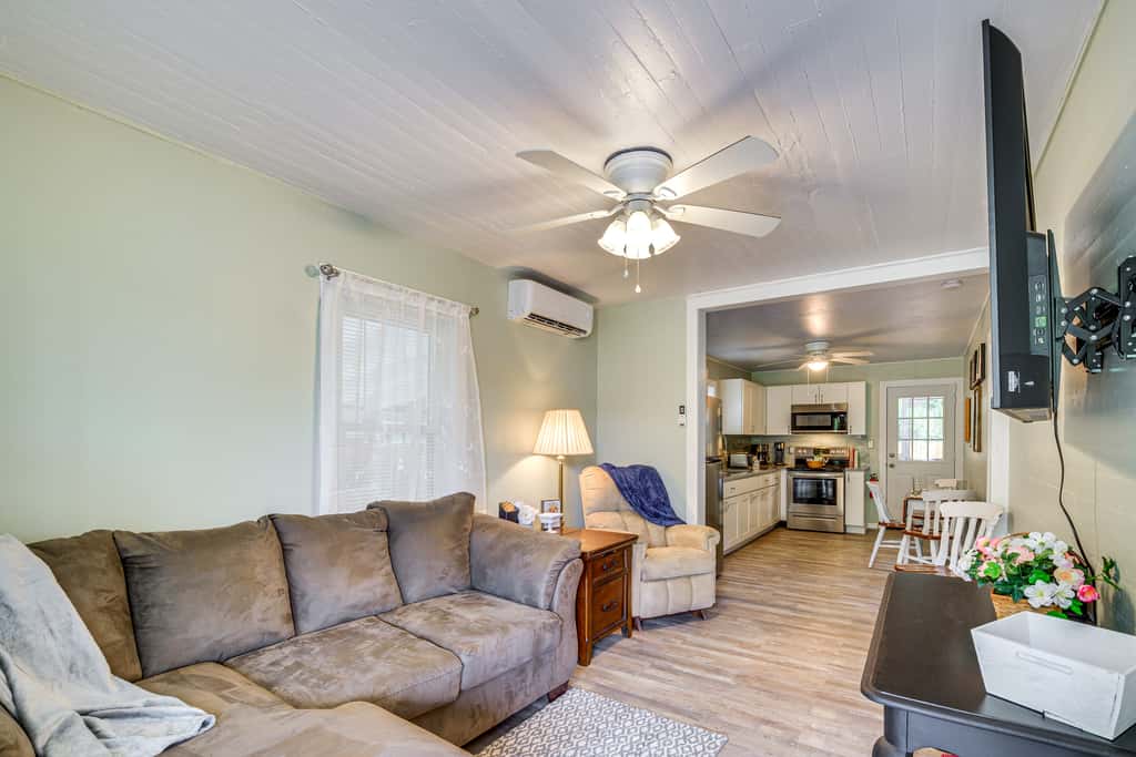 1 Mi to Ocala Dtwn Square: Home w/ Yard!