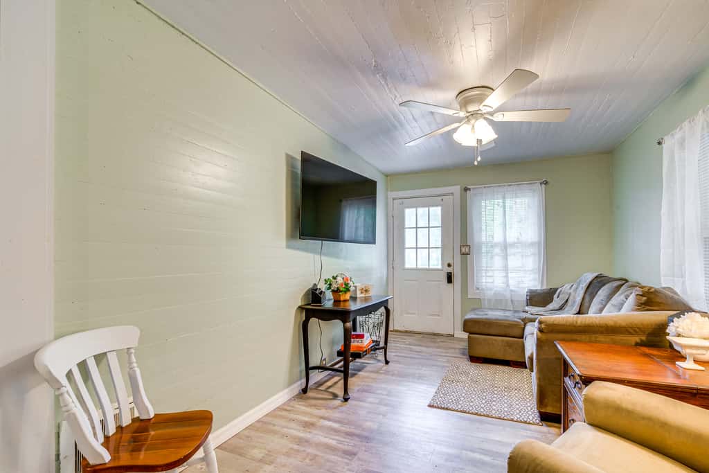 1 Mi to Ocala Dtwn Square: Home w/ Yard!