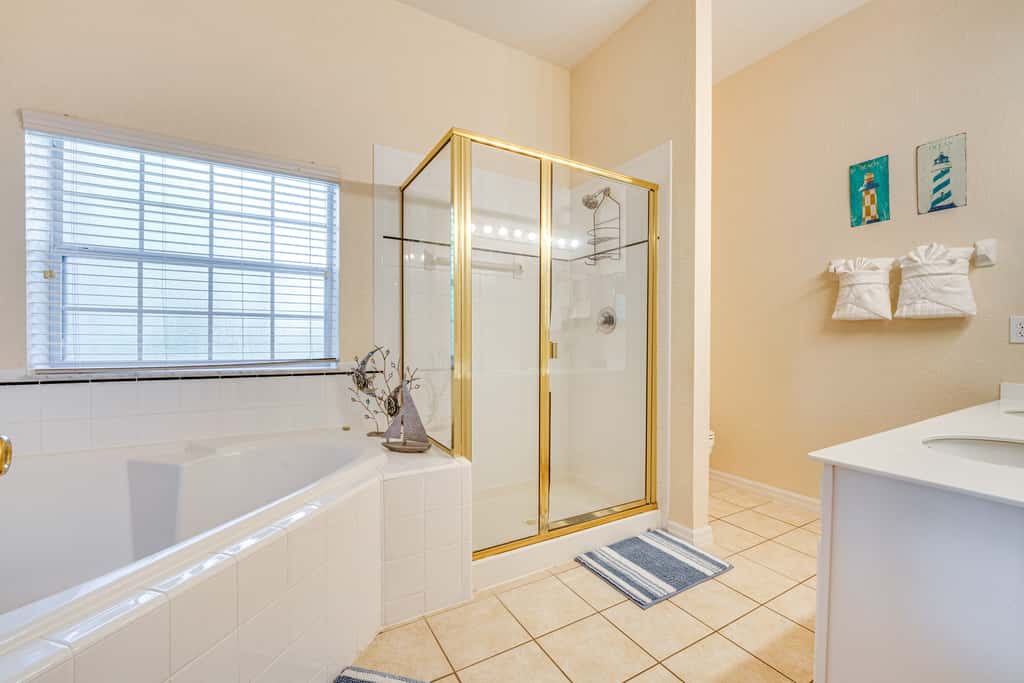 Ground Floor! 8 Mi to Disney! 4 Pools, 6 Hot Tubs