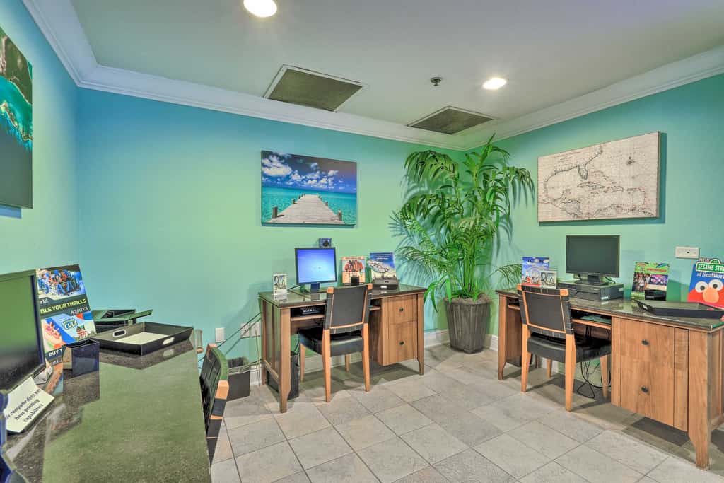Ground Floor! 8 Mi to Disney! 4 Pools, 6 Hot Tubs