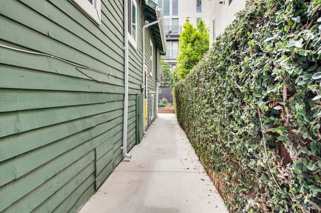 1 Mi to Dtwn LA: Artist's Retreat w/ Zen Garden