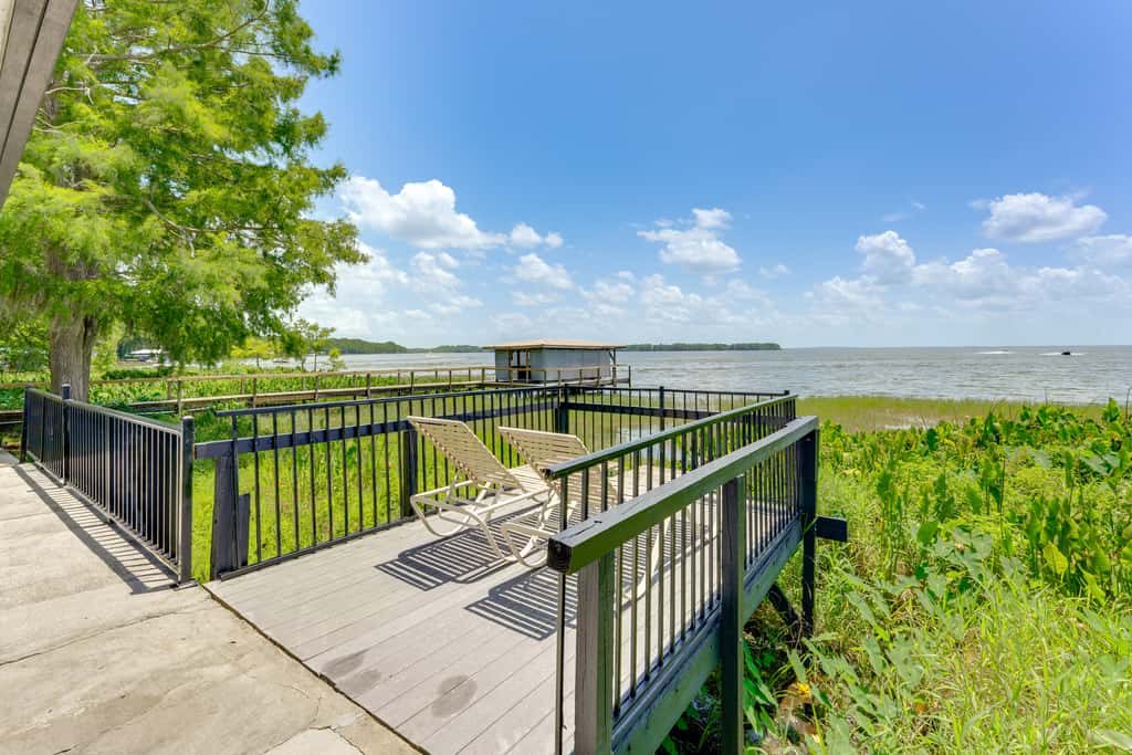 Family Home w/ Stunning Water Views in Tavares!