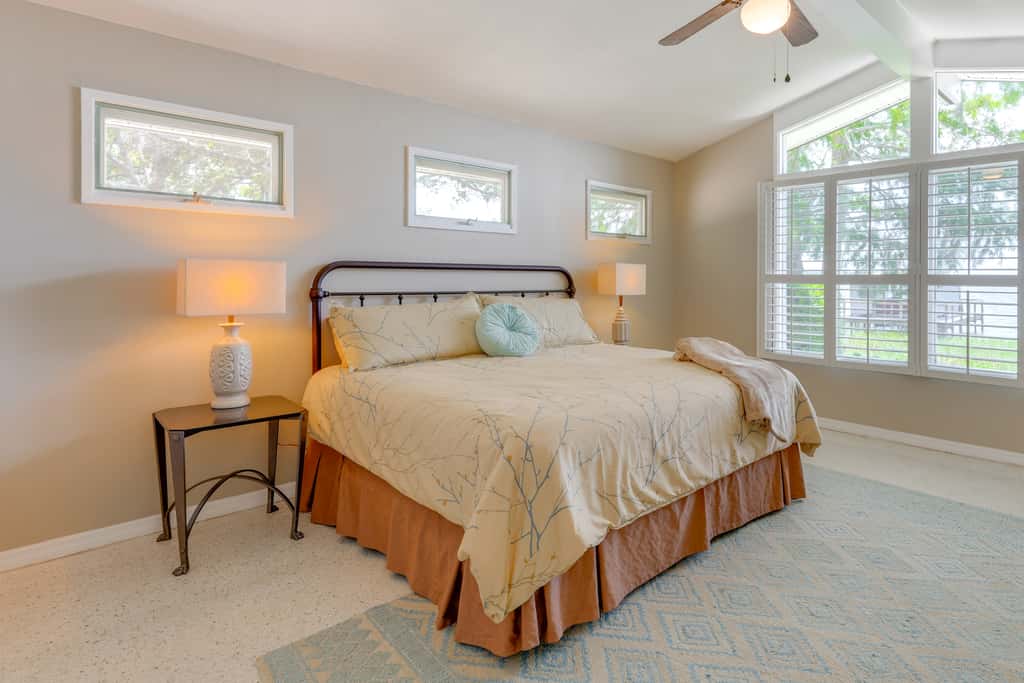 Family Home w/ Stunning Water Views in Tavares!