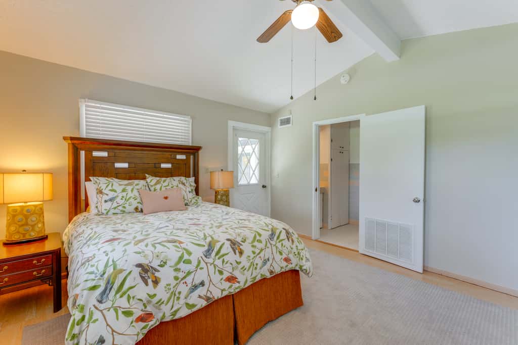 Family Home w/ Stunning Water Views in Tavares!