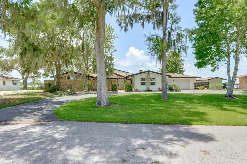 Family Home w/ Stunning Water Views in Tavares!