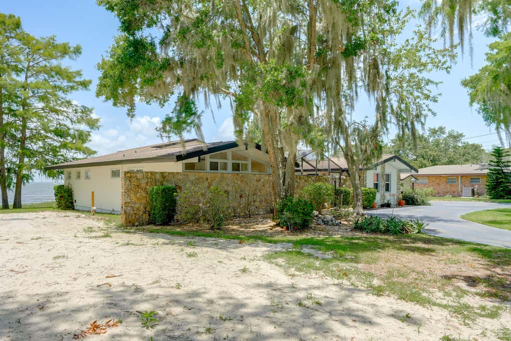 Family Home w/ Stunning Water Views in Tavares!