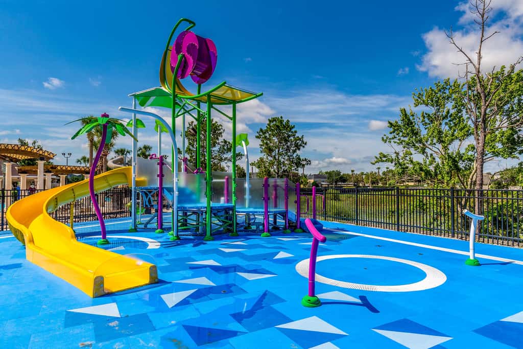 4 Mi to Disney: Family-Friendly Resort Getaway!