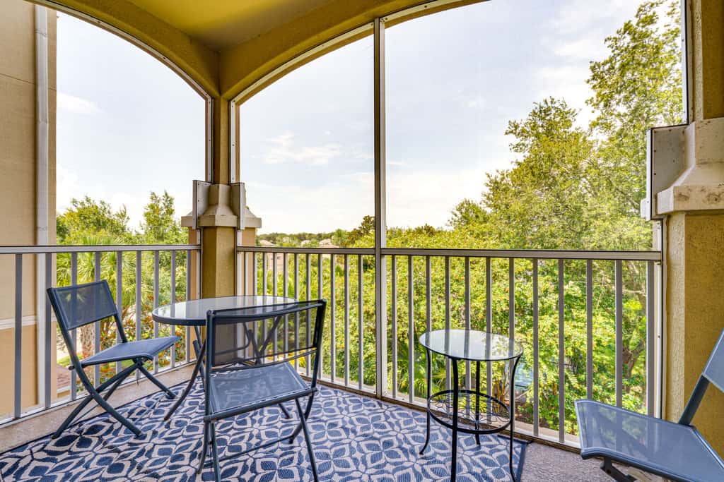 4 Mi to Disney: Family-Friendly Resort Getaway!