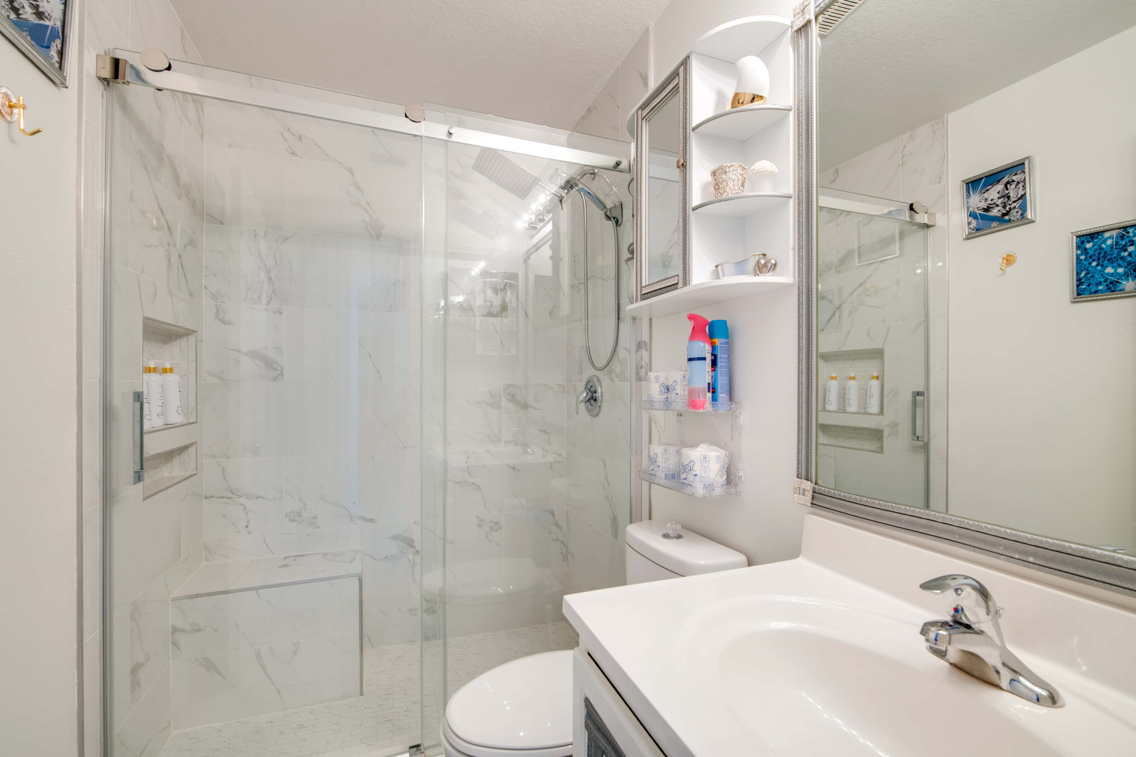 Beautiful, Immaculate & Cozy Home in Nice Neighbor