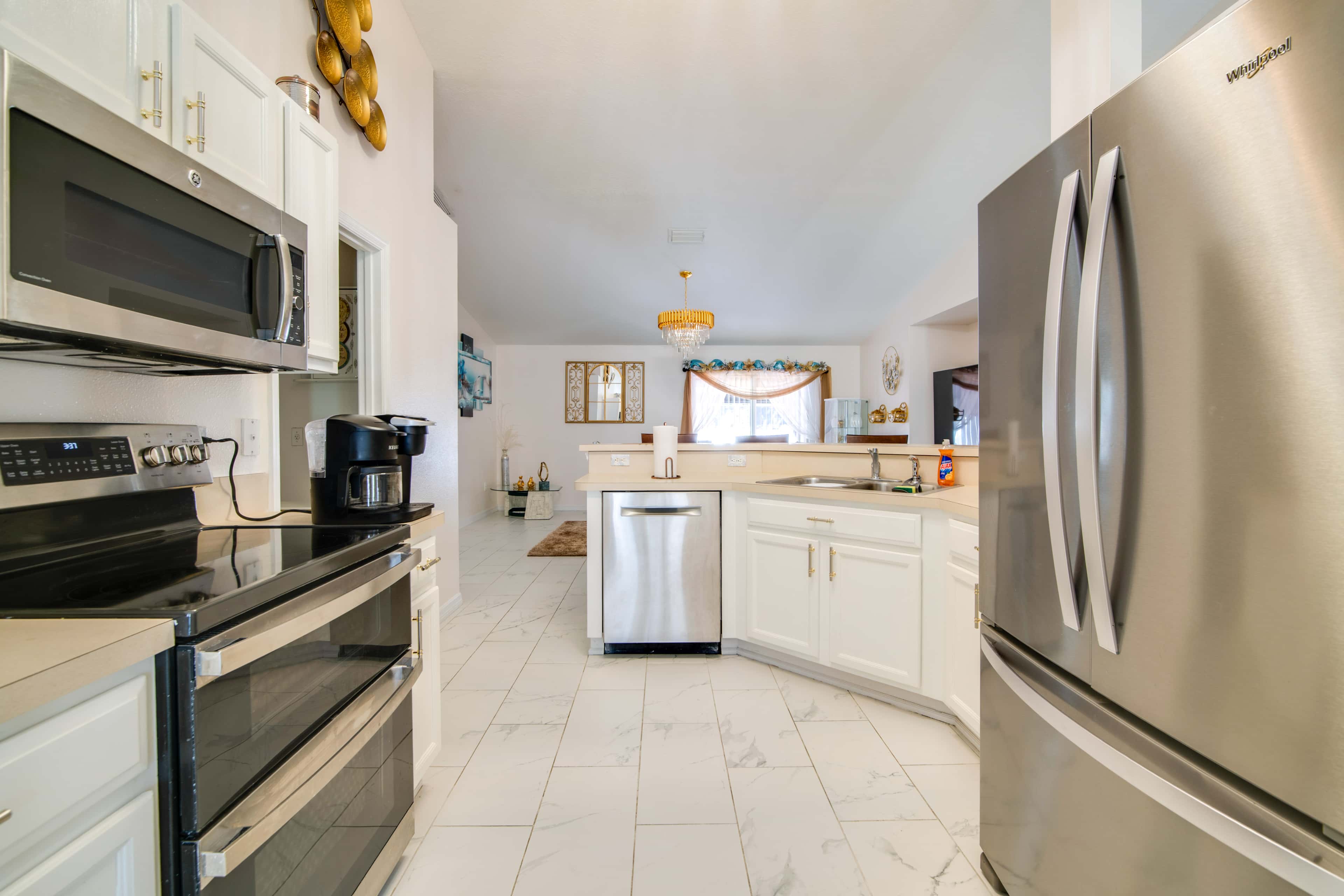 Beautiful, Immaculate & Cozy Home in Nice Neighbor