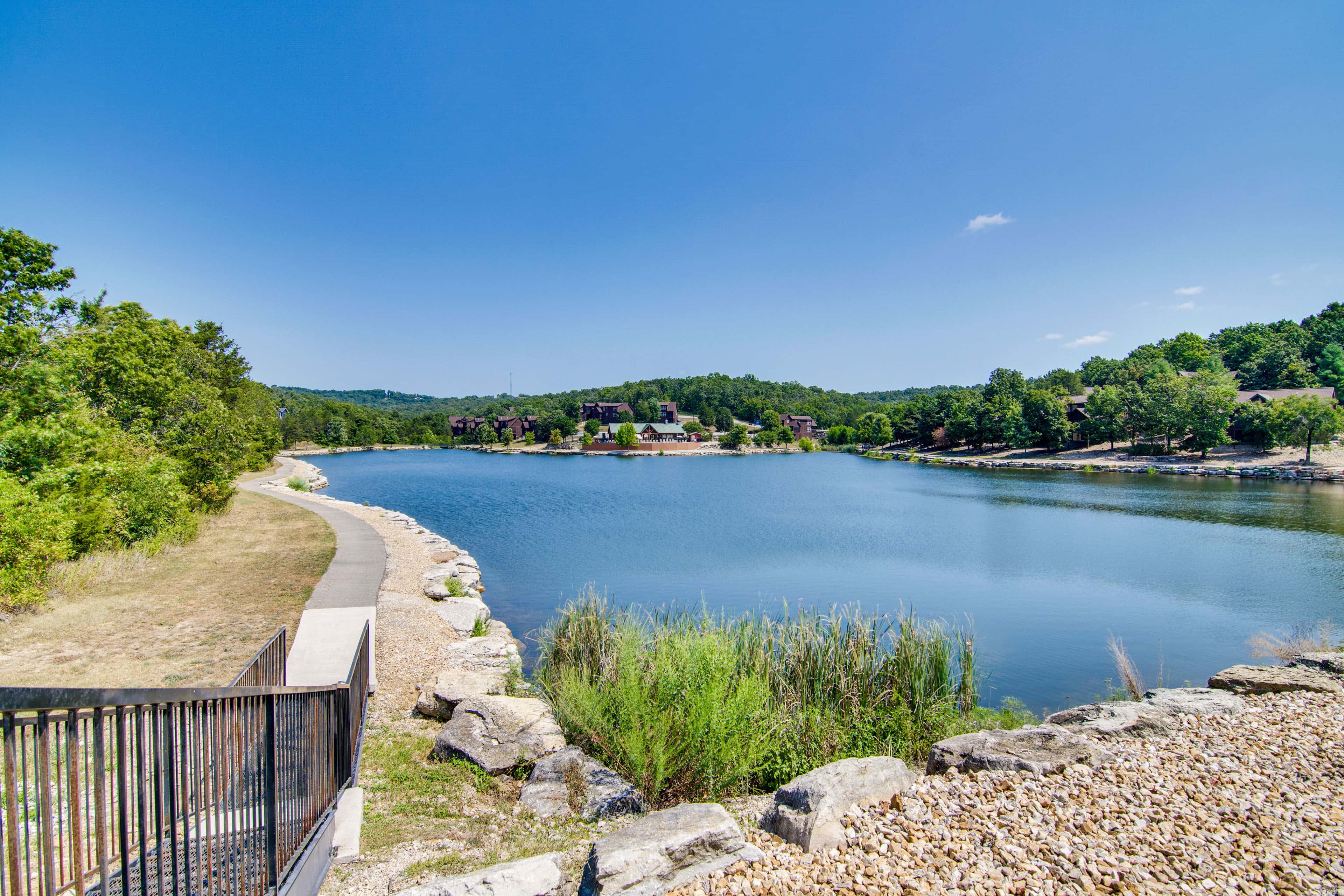 Charming Golf Resort Oasis Near Silver Dollar City
