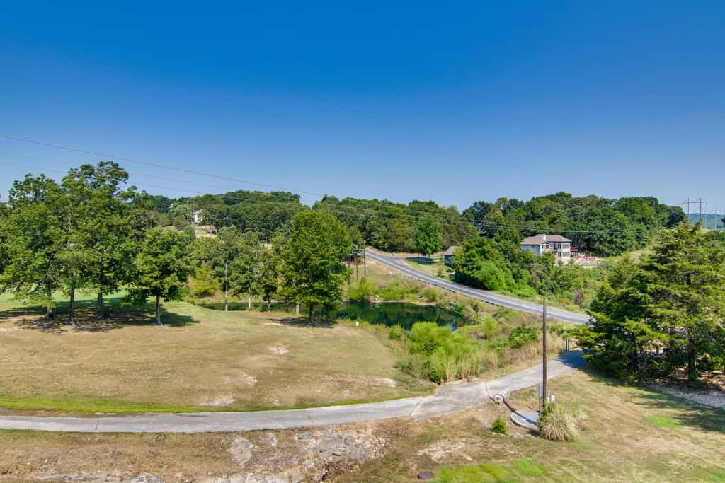 Charming Golf Resort Oasis Near Silver Dollar City