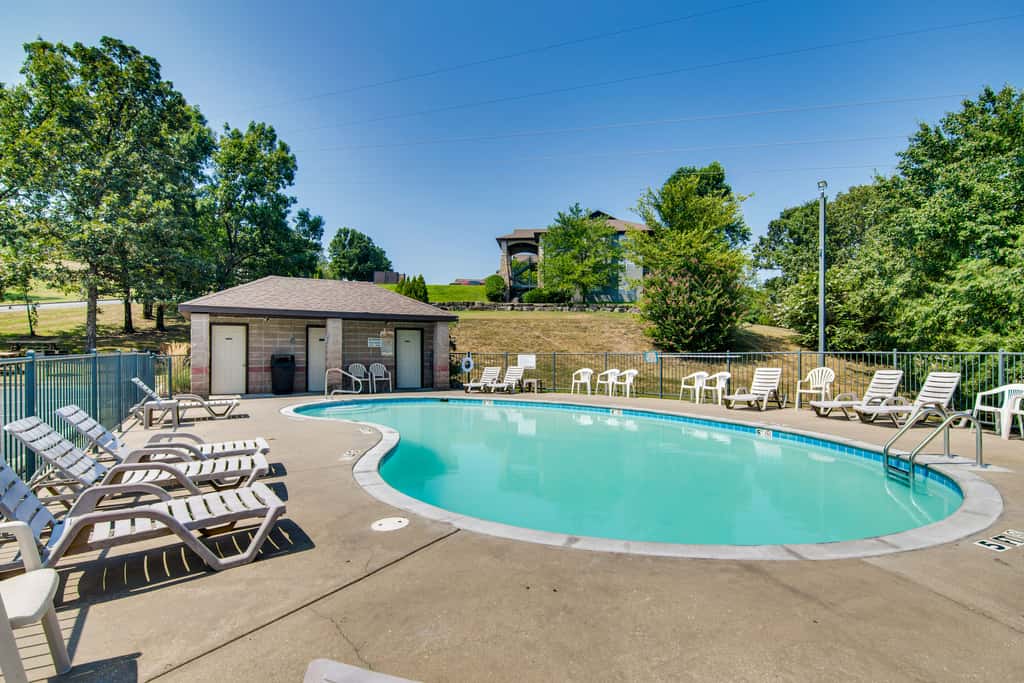 Charming Golf Resort Oasis Near Silver Dollar City
