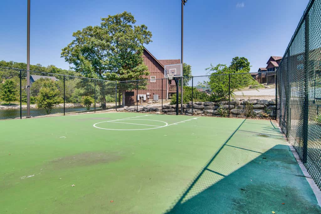 Charming Golf Resort Oasis Near Silver Dollar City