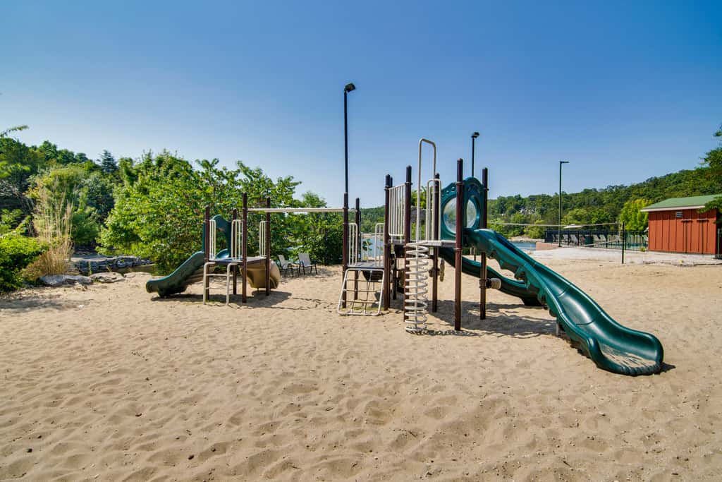 Charming Golf Resort Oasis Near Silver Dollar City