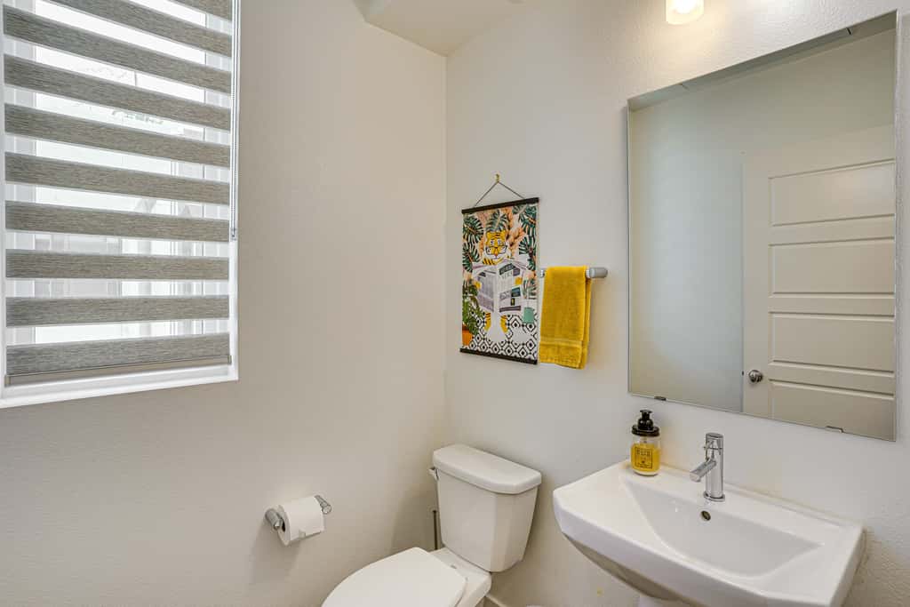 2 Mi to Cabrillo Beach: Luxe LA Gem w/ Balcony