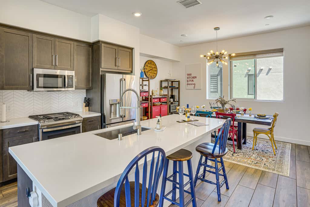 2 Mi to Cabrillo Beach: Luxe LA Gem w/ Balcony